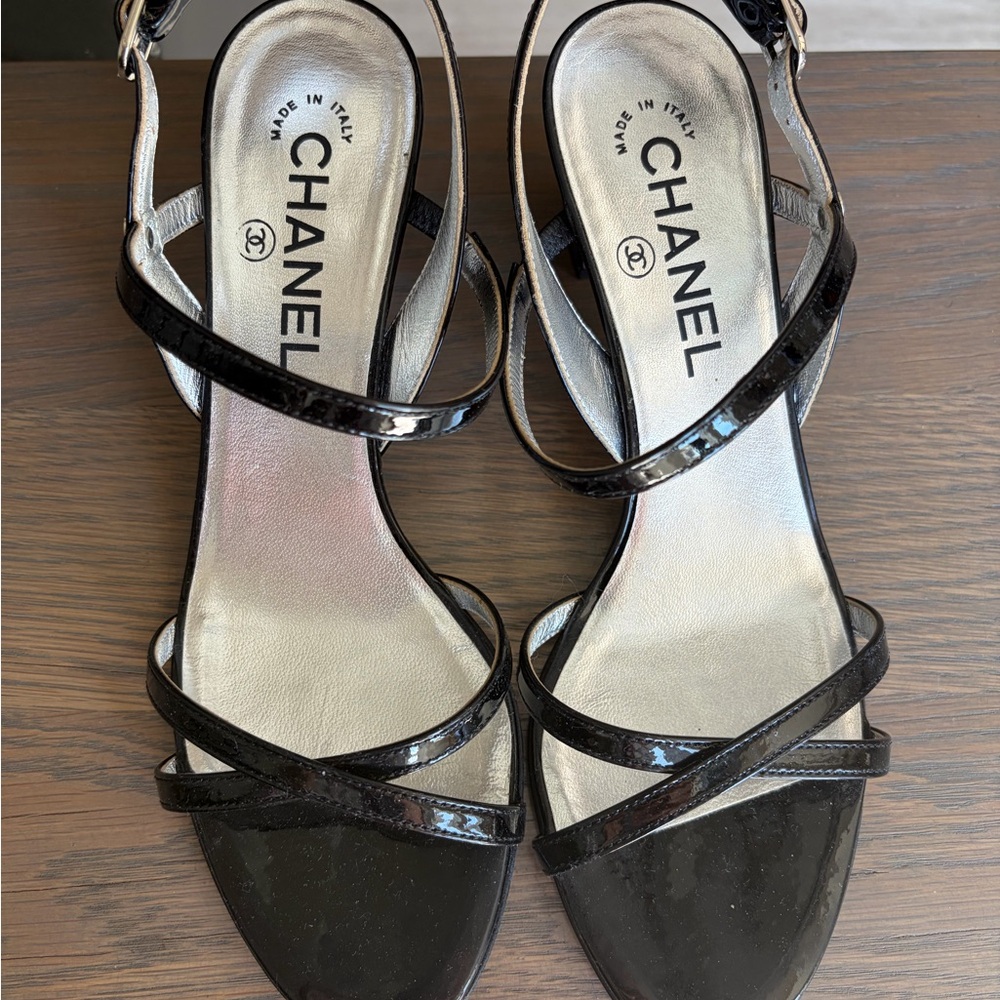 CHANEL Glossy Black Strappy Heels - Picture 3 of 8